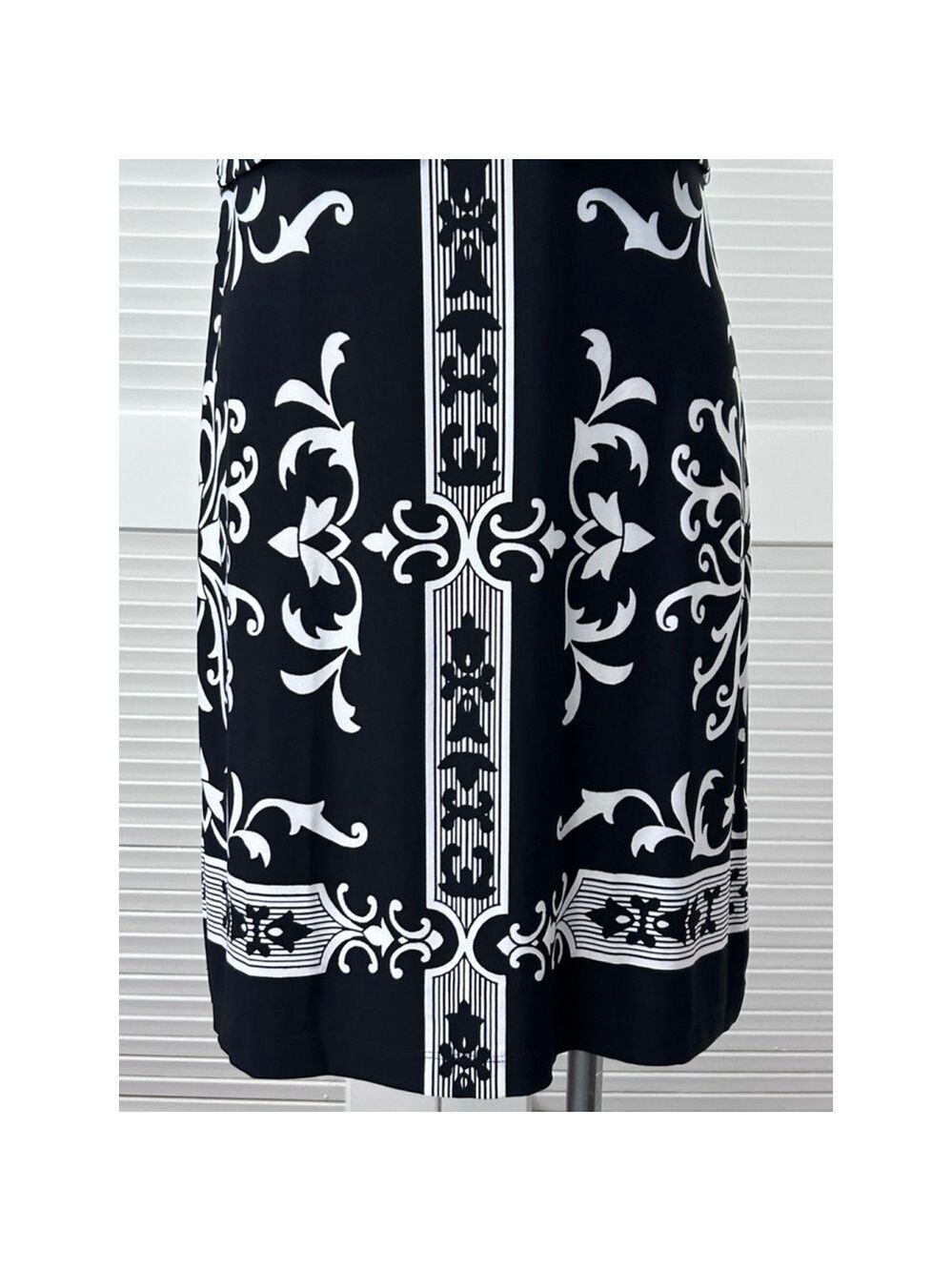 Donna Morgan Black White Damask Scroll Sheath Dress Size 8 - Picture 3 of 10